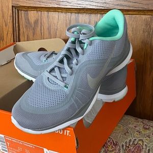 Nike - Women’s Nike Flex Trainers 6 (gray/white/teal) - 7